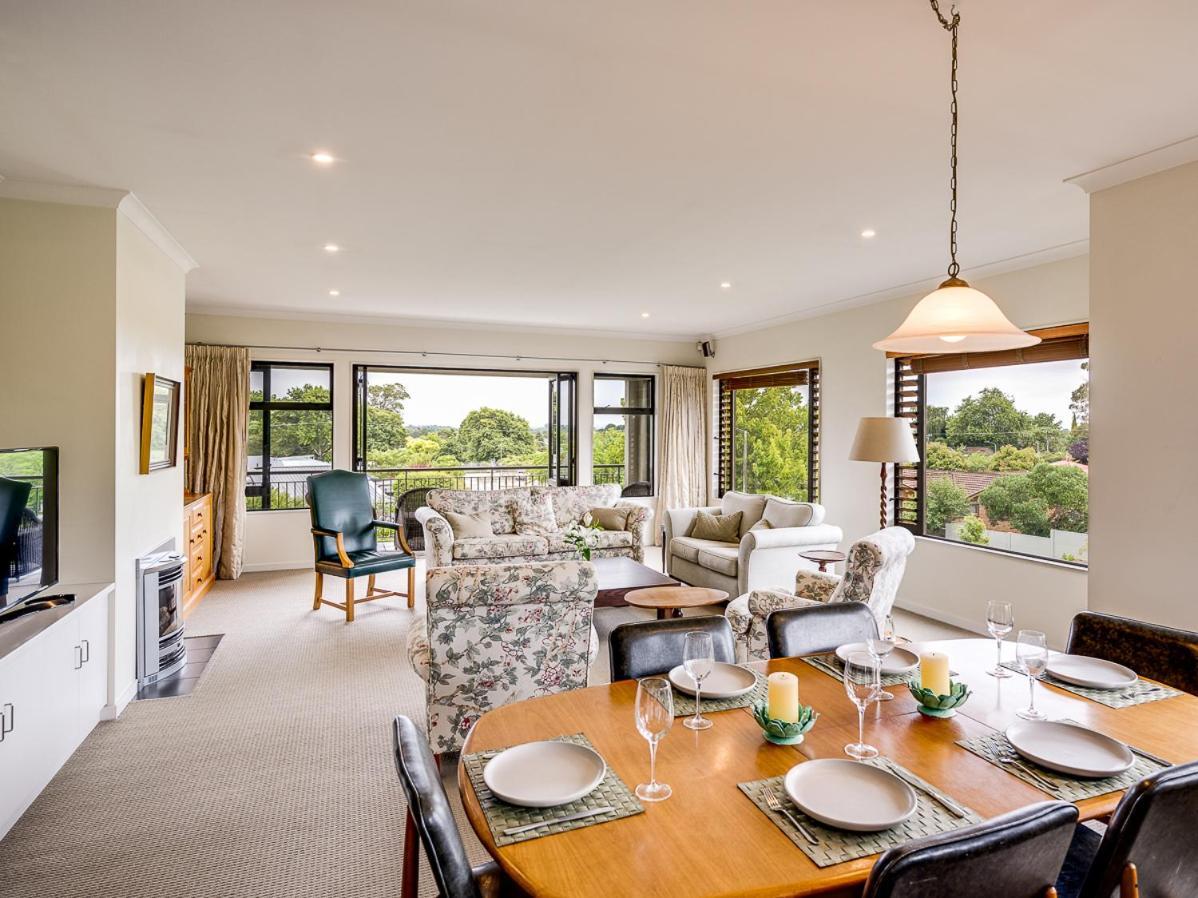 Busby Hill Villa - Havelock North Holiday Home Exterior foto